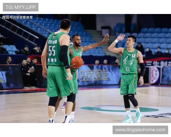 CBA福建队与广东队精彩对决回顾分析及赛后亮点总结 CBA福建队与广东队精彩对决回顾分析及赛后亮点总结