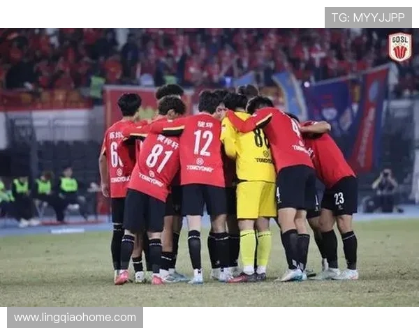 卡塔尔与韩国激战十二强赛争夺出线权精彩对决引发球迷热议 卡塔尔与韩国激战十二强赛争夺出线权精彩对决引发球迷热议