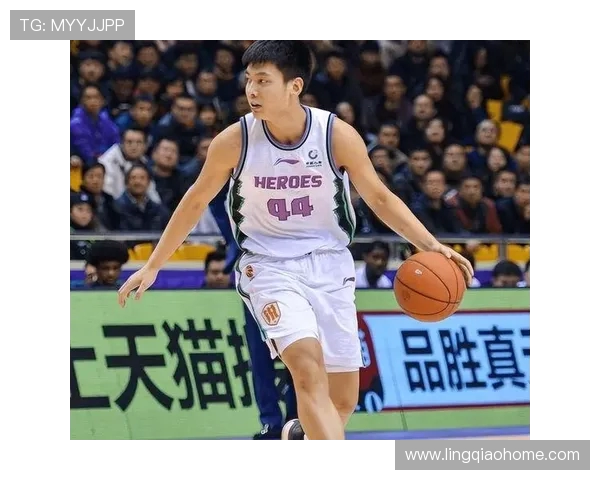 高诗岩的篮球之路:从青涩少年到赛场英雄的成长故事 高诗岩的篮球之路:从青涩少年到赛场英雄的成长故事