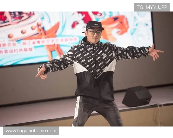 全国街舞大赛点评杭州飞盘队展现出惊人灵活性与创意舞步的完美结合 全国街舞大赛点评杭州飞盘队展现出惊人灵活性与创意舞步的完美结合